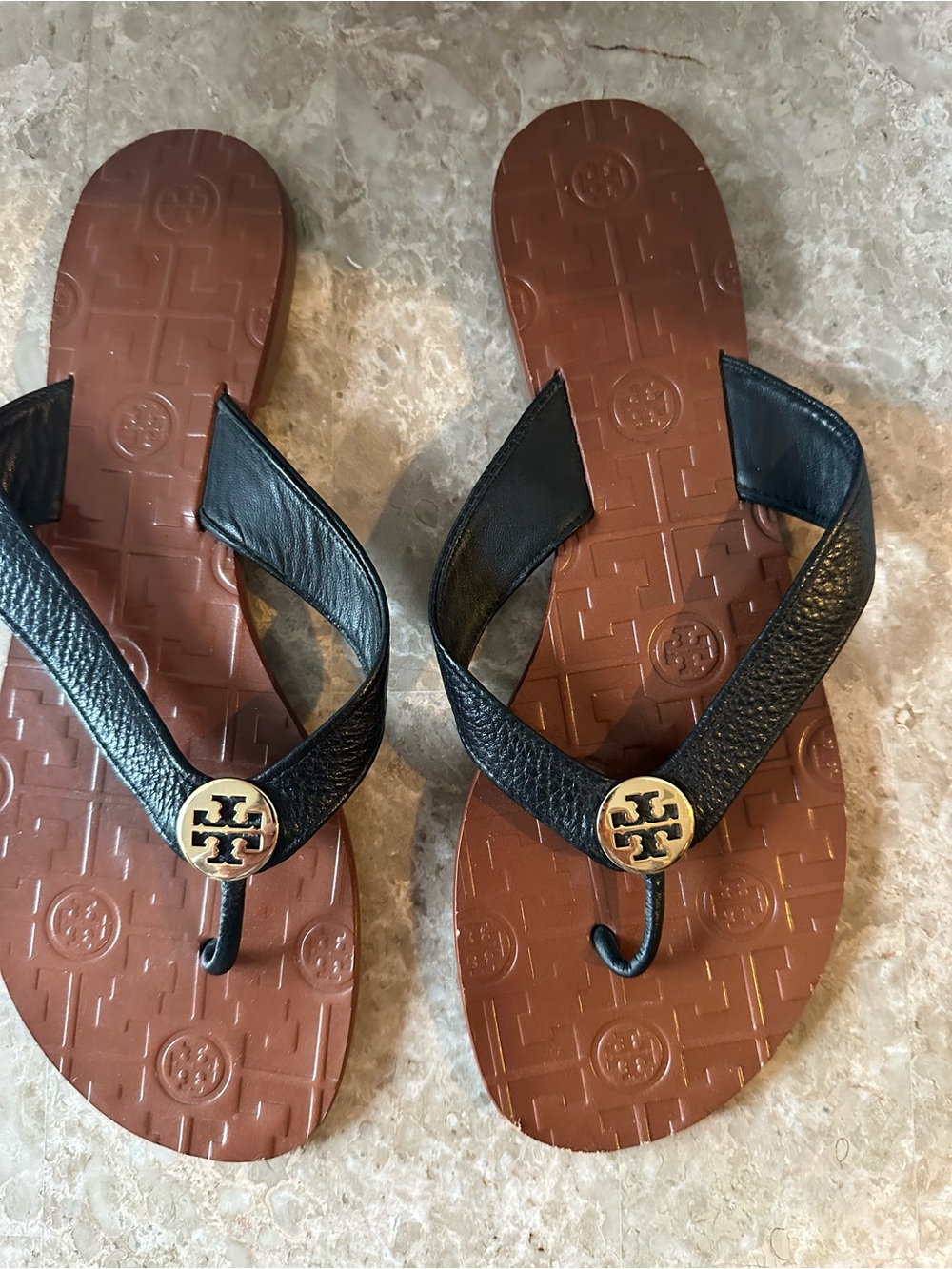 Tory Burch Thora Leather Thong Sandals Black Brown Gold Logo Flip Flops Travel